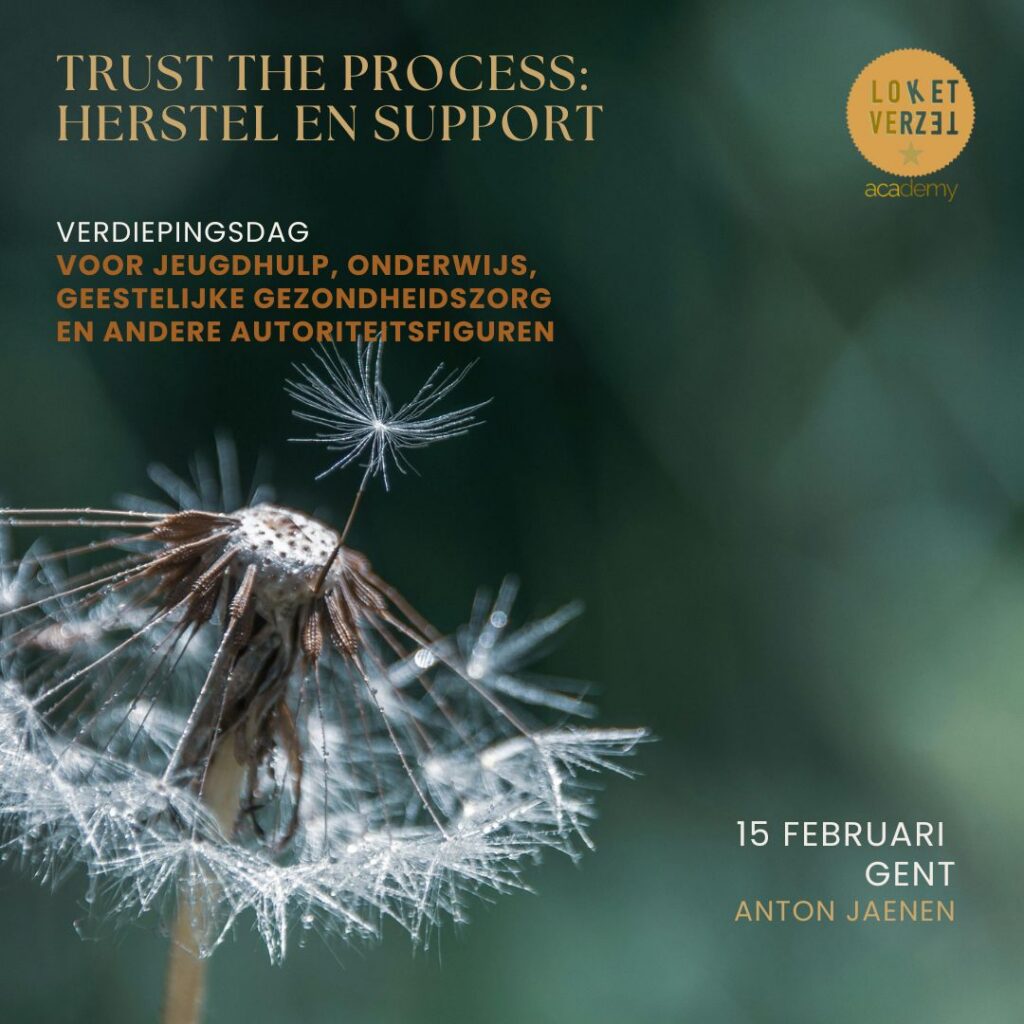 Deelnemers in gesprek tijdens verdiepingsdag Trust the process over herstel en support in Hof-in Ham Gent